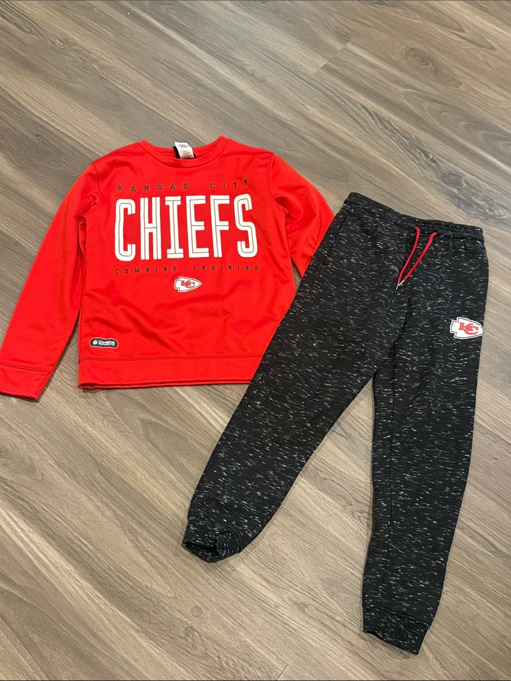 NFL Kids Red Chiefs Sweatshirt with Black Joggers